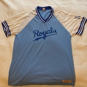 (Mitchell and Ness) Royals blue t-shirt.
